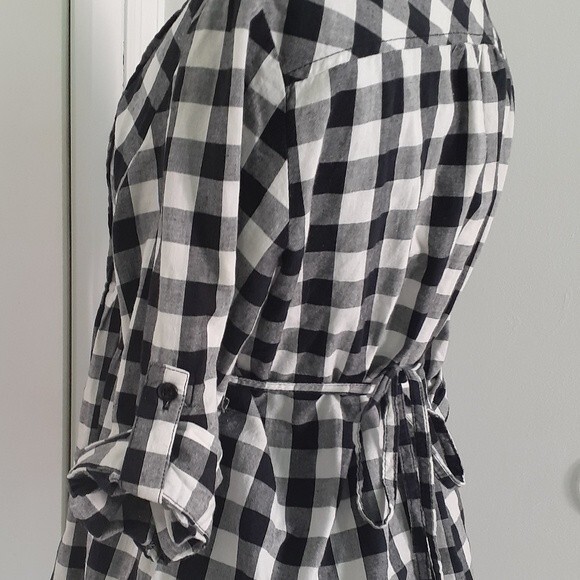 Coupe Collection Black and White Plaid Button Shirt Tie Waist Size Medium - Picture 6 of 15